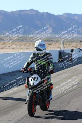 media/Dec-01-2025-Moto Forza (Mon) [[2daa91e15f]]/4-Around the Pits/